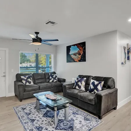 Villa Vibrant Miami Escape With Bbq Grill Free Wifi & Parking